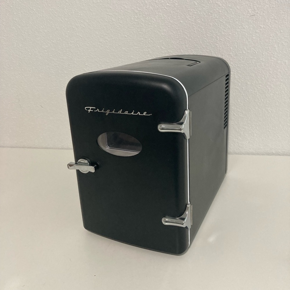 Fridgidare Compact Mini Refrigerator